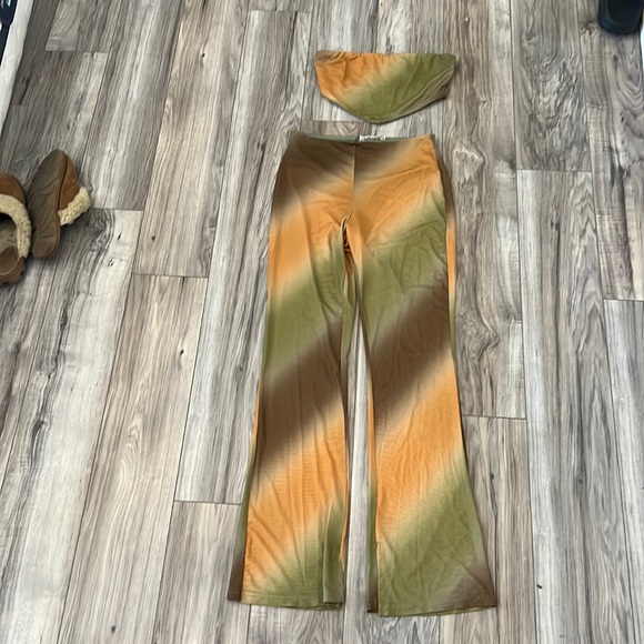 That’s so fetch Green crop top and pants set - Picture 1 of 2